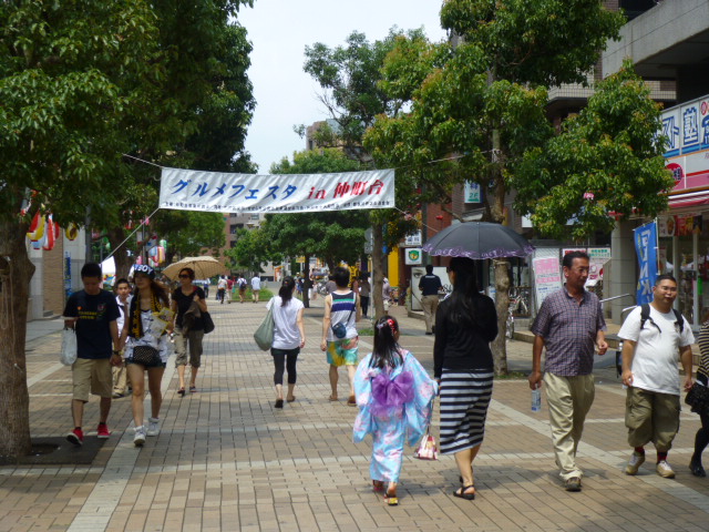 仲町台では第17回グルメフェスタ In 仲町台が開催される セン南 川和 鴨居開発ものがたり