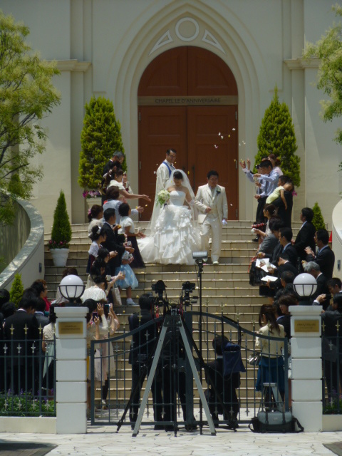 週末のセンター南駅前 結婚式場 セン南 川和 鴨居開発ものがたり